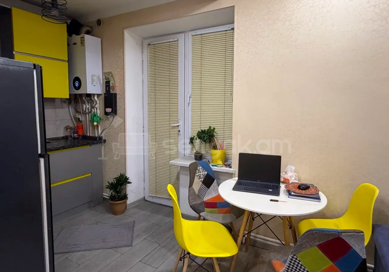 2 Սենյականոց Բնակարան Քարե Շենքում, 53քմ, 5/5 հարկ, Կապիտալ Վերանորոգված