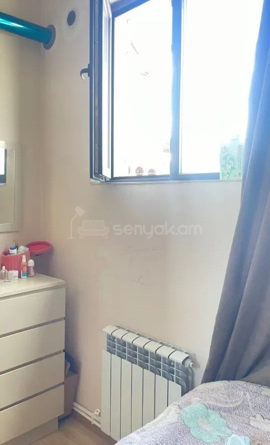 2 Սենյականոց Բնակարան Նորակառույց Քարե Շենքում, 25քմ, 2/5 հարկ, Կապիտալ Վերանորոգված