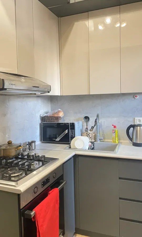 2 Սենյականոց Բնակարան Նորակառույց Քարե Շենքում, 25քմ, 2/5 հարկ, Կապիտալ Վերանորոգված