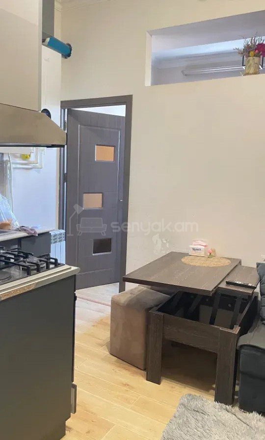 2 Սենյականոց Բնակարան Նորակառույց Քարե Շենքում, 25քմ, 2/5 հարկ, Կապիտալ Վերանորոգված