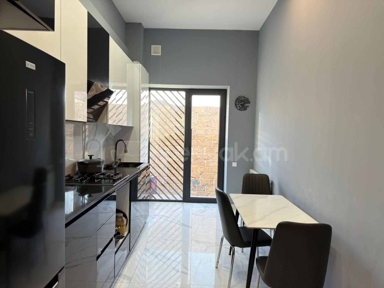 6 Սենյականոց Շքեղ Առանձնատուն, 250քմ