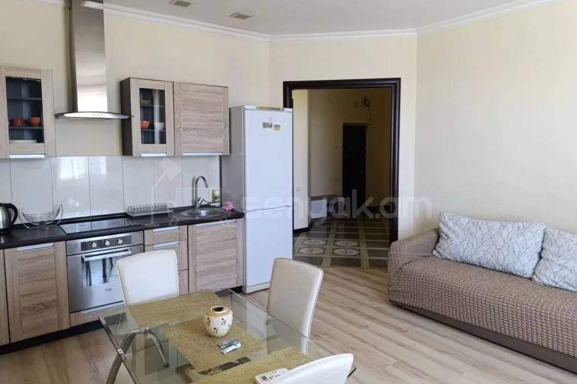 2 Սենյականոց Բնակարան Քարե Շենքում, 50քմ, 4/5 հարկ, Կապիտալ Վերանորոգված, Կահավորված