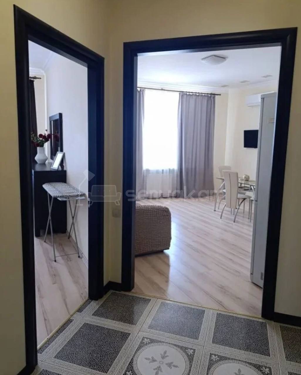 2 Սենյականոց Բնակարան Քարե Շենքում, 50քմ, 4/5 հարկ, Կապիտալ Վերանորոգված, Կահավորված