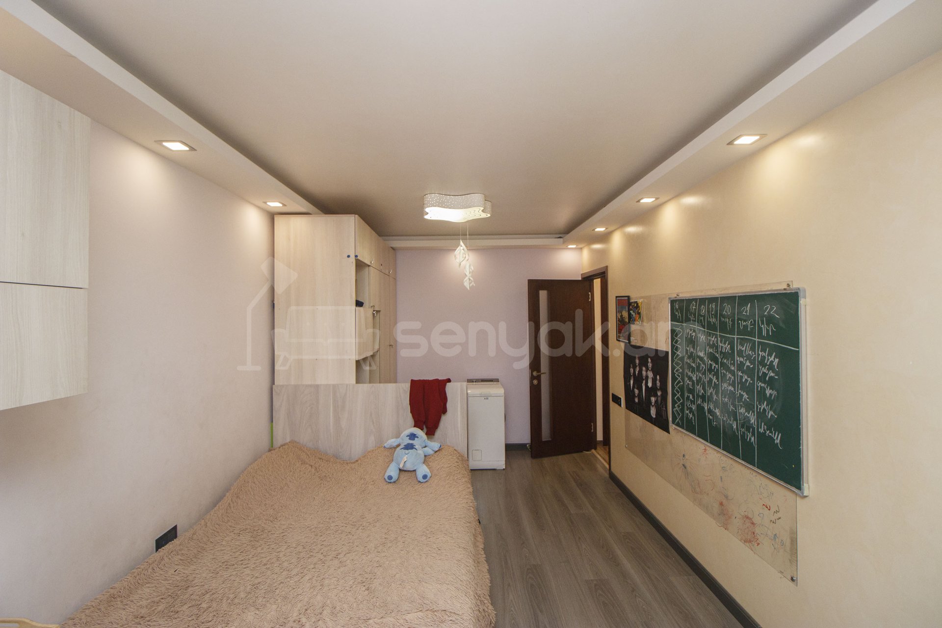 3 Սենյականոց Բնակարան, 92քմ, 5/9 հարկ, Կապիտալ Վերանորոգված