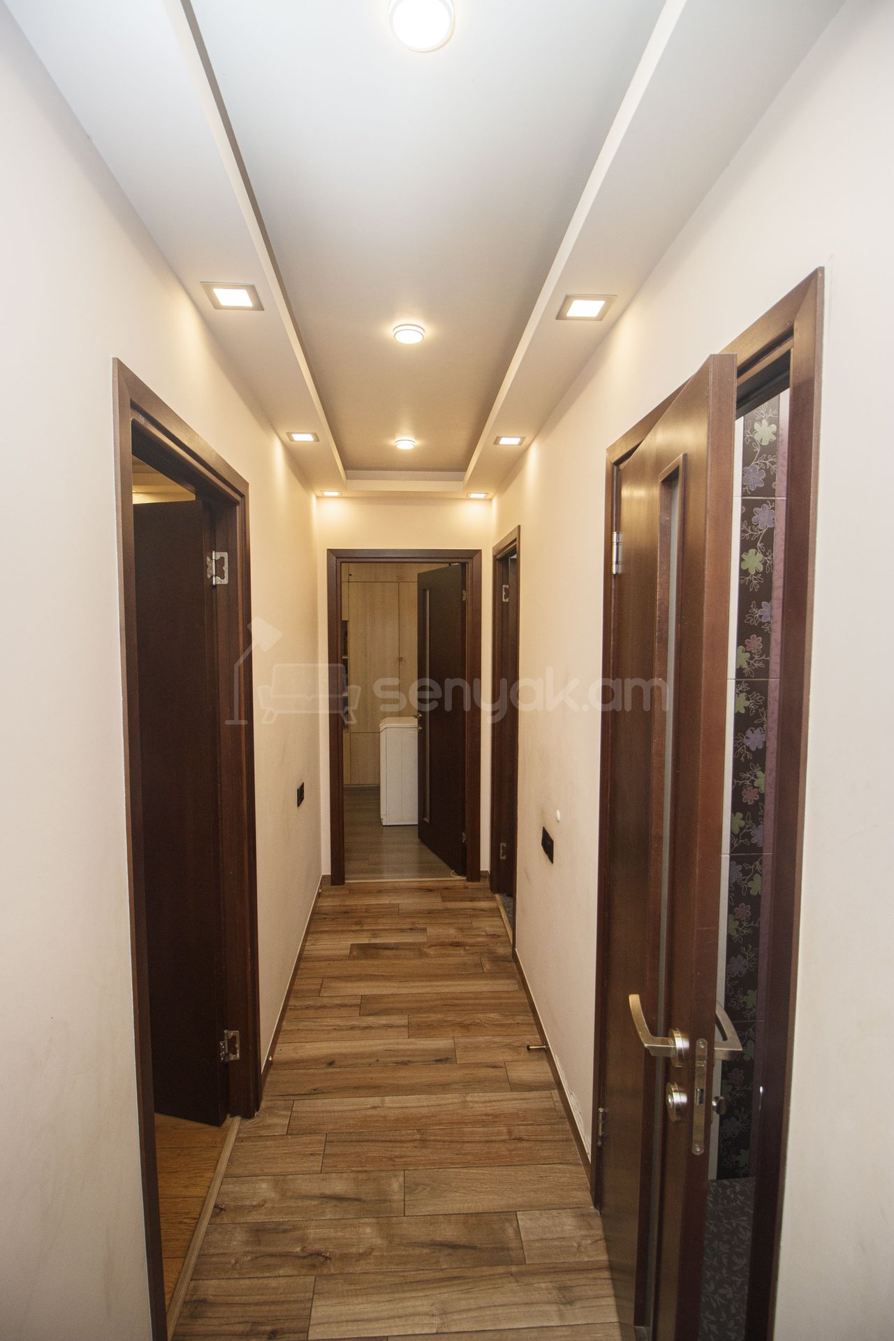 3 Սենյականոց Բնակարան, 92քմ, 5/9 հարկ, Կապիտալ Վերանորոգված