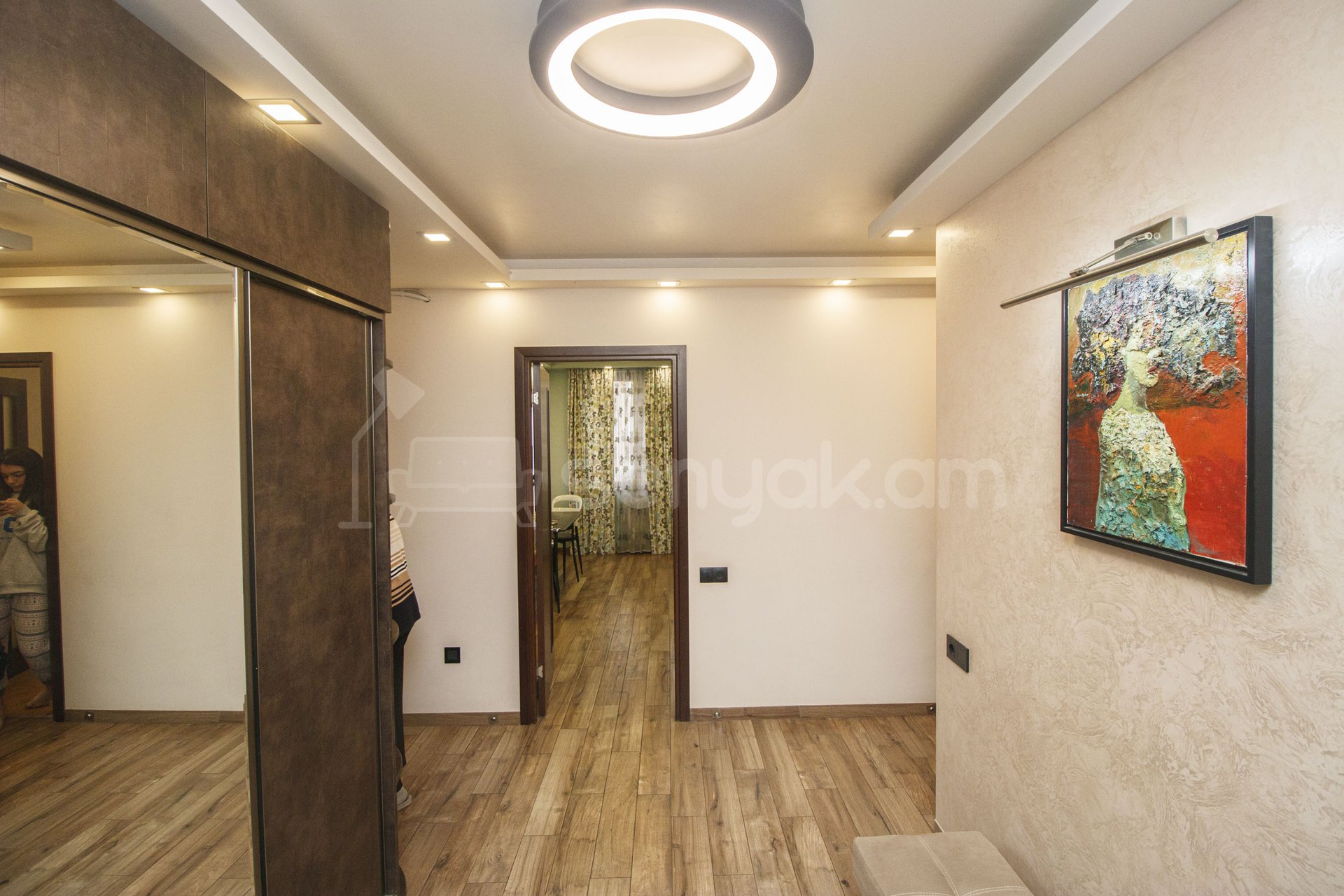 3 Սենյականոց Բնակարան, 92քմ, 5/9 հարկ, Կապիտալ Վերանորոգված