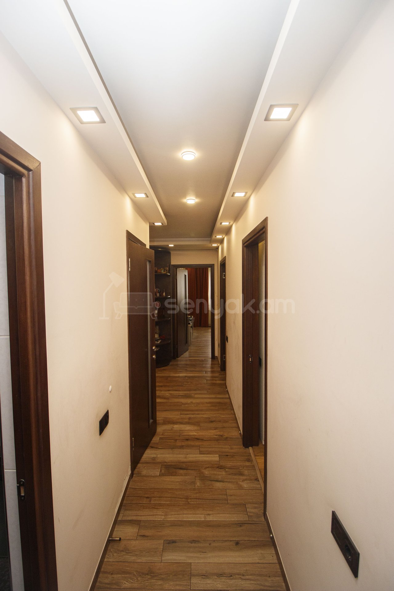 3 Սենյականոց Բնակարան, 92քմ, 5/9 հարկ, Կապիտալ Վերանորոգված