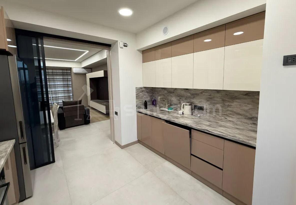 3 Սենյականոց Բնակարան Նորակառույցում, 86քմ, 13/16 հարկ, Դիզայներական Վերանորոգված, Կահավորված