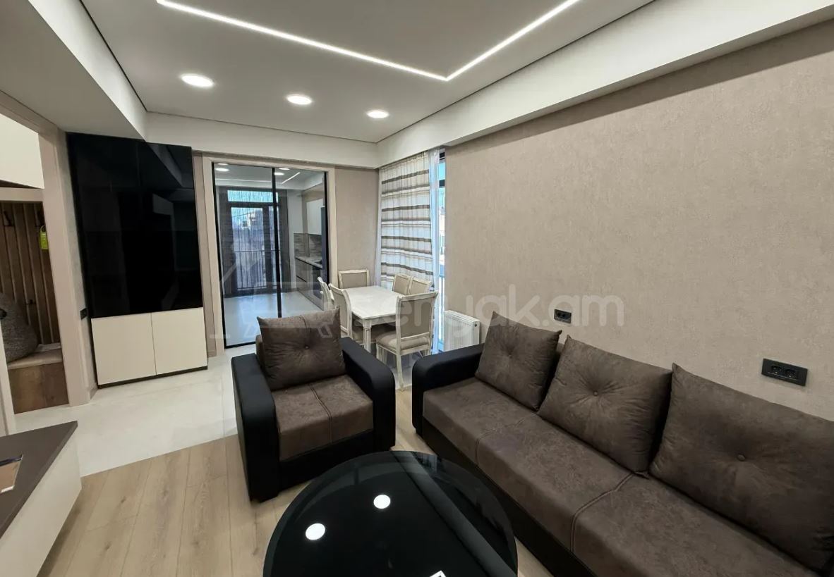 3 Սենյականոց Բնակարան Նորակառույցում, 86քմ, 13/16 հարկ, Դիզայներական Վերանորոգված, Կահավորված