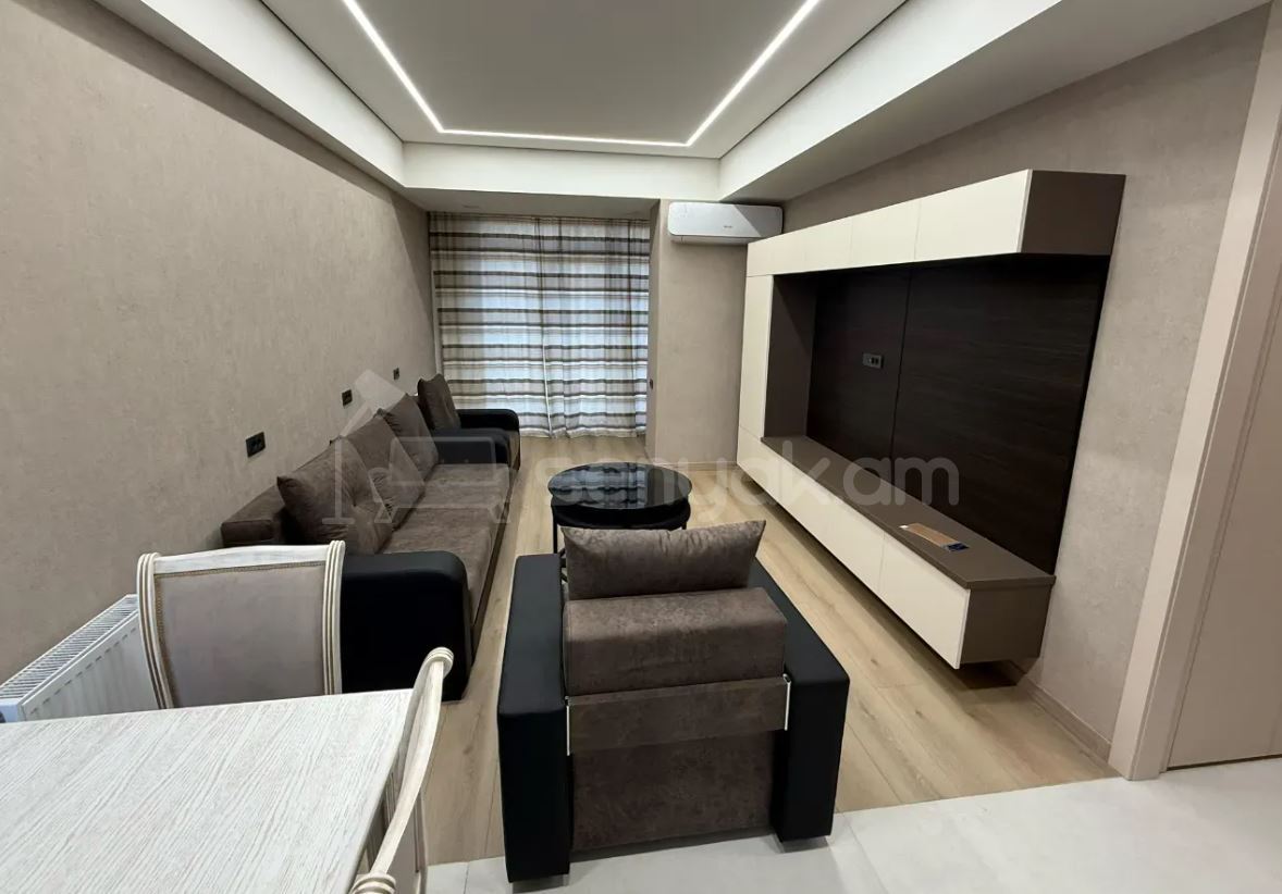 3 Սենյականոց Բնակարան Նորակառույցում, 86քմ, 13/16 հարկ, Դիզայներական Վերանորոգված, Կահավորված