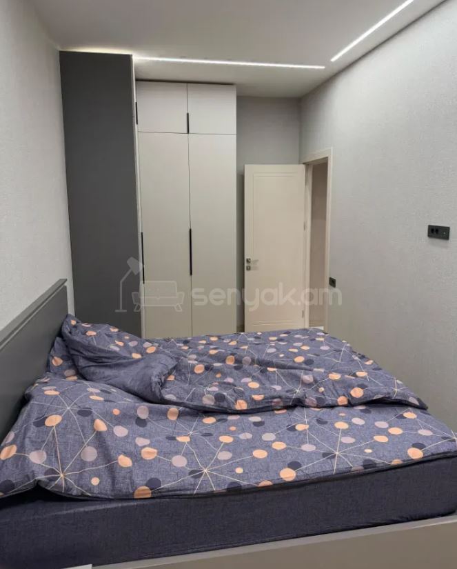 3 Սենյականոց Բնակարան Նորակառույցում, 86քմ, 13/16 հարկ, Դիզայներական Վերանորոգված, Կահավորված