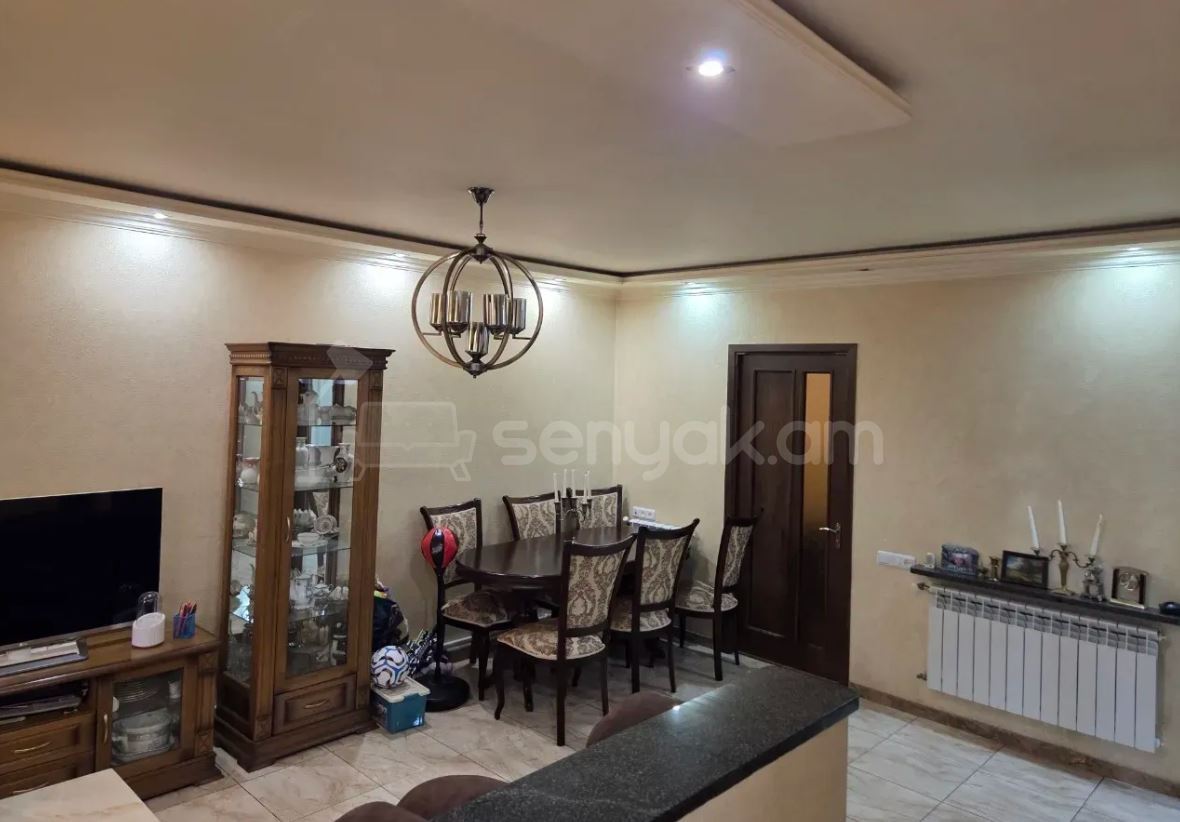 3 Սենյականոց Բնակարան Քարե Շենքում, 70քմ, 3/5 հարկ, Կապիտալ Վերանորոգված