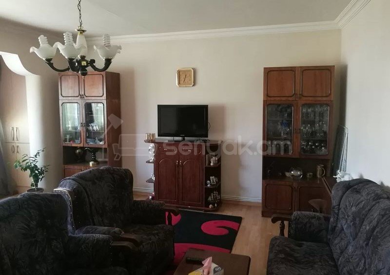 3 Սենյականոց Բնակարան, 73քմ, 5/9 հարկ, Նորմալ Վիճակում