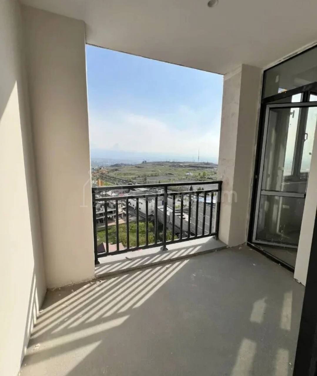 3 Սենյականոց Բնակարան, 86քմ, 10/16 հարկ, Զրոյական Վիճակում