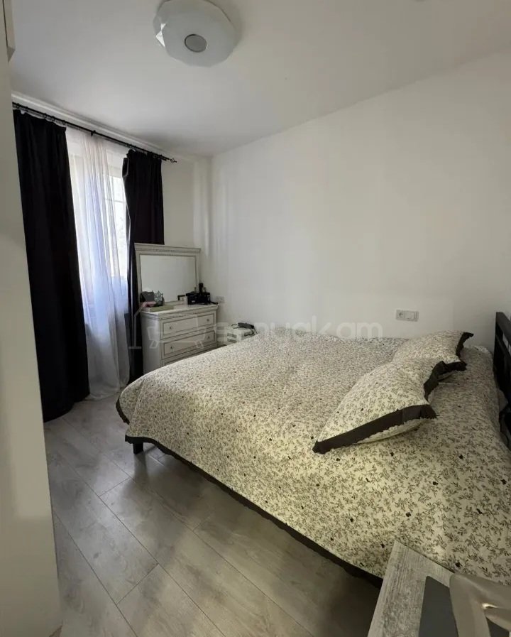 2 Սենյականոց Բնակարան Քարե Շենքում, 52քմ, 1/5 հարկ, Դիզայներական Վերանորոգված, Կահավորված