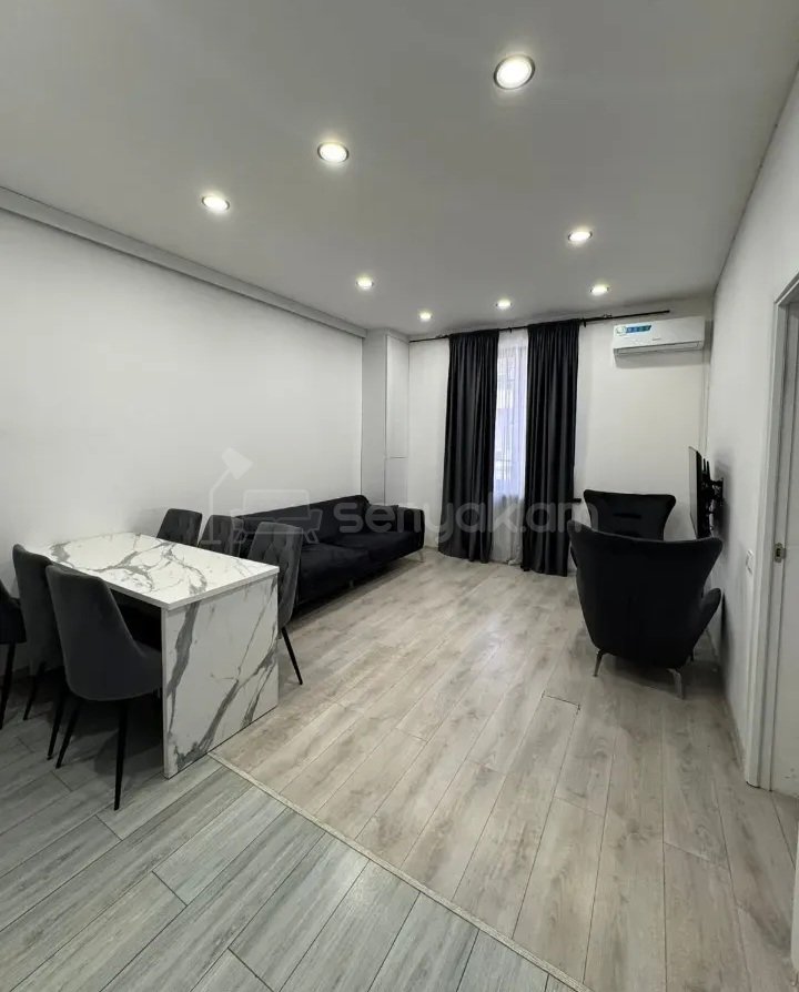 2 Սենյականոց Բնակարան Քարե Շենքում, 52քմ, 1/5 հարկ, Դիզայներական Վերանորոգված, Կահավորված