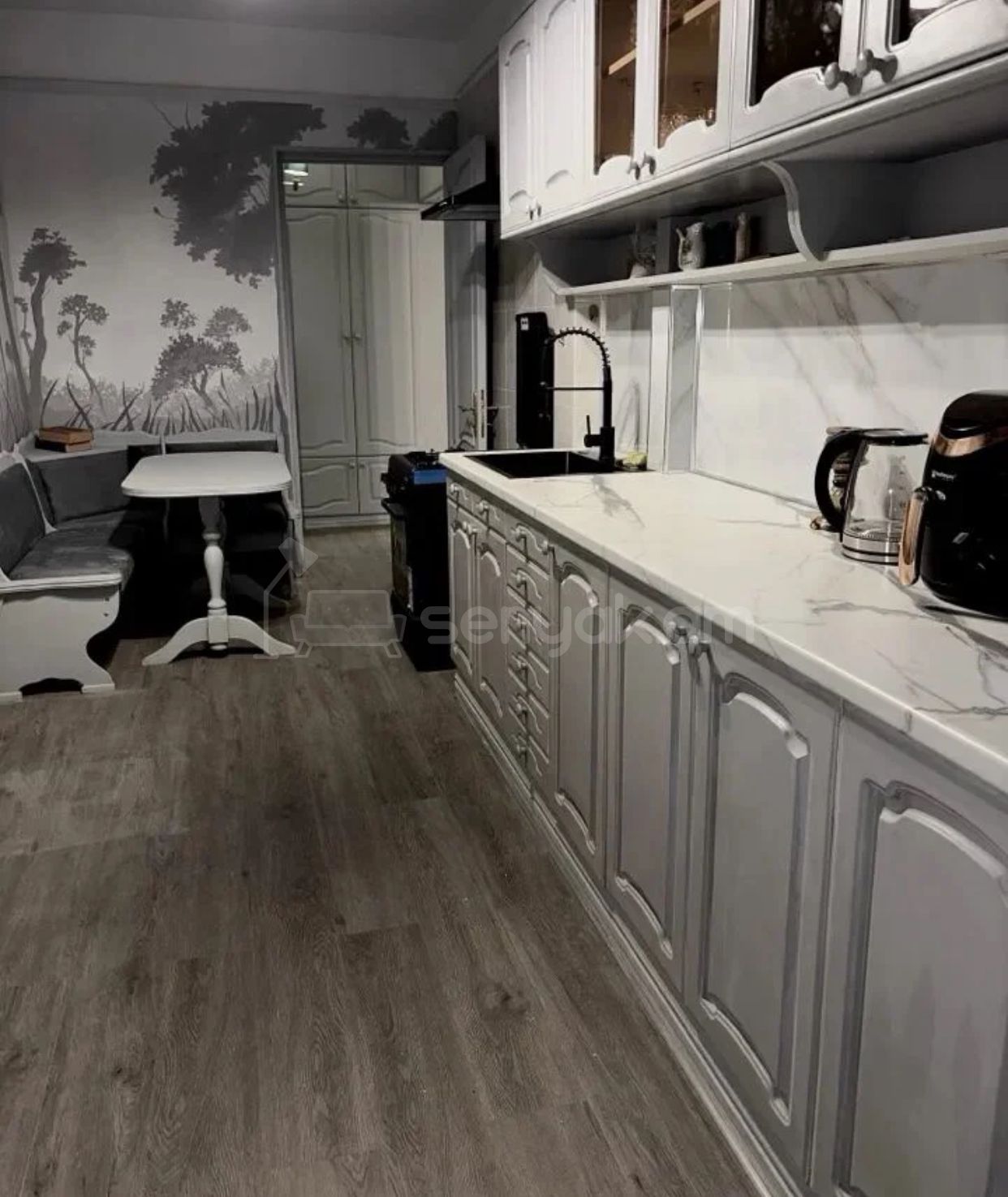 3 Սենյականոց Բնակարան Քարե Շենքում, 76քմ, 5/8 հարկ, Դիզայներական Վերանորոգված, Կահավորված, Արևկող