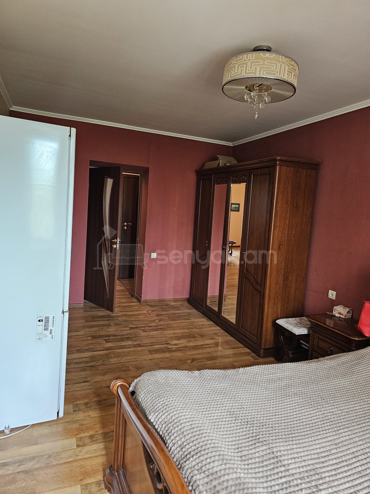 3 Սենյականոց Բնակարան Քարե Շենքում, 83քմ, 5/5 հարկ, Կապիտալ Վերանորոգված