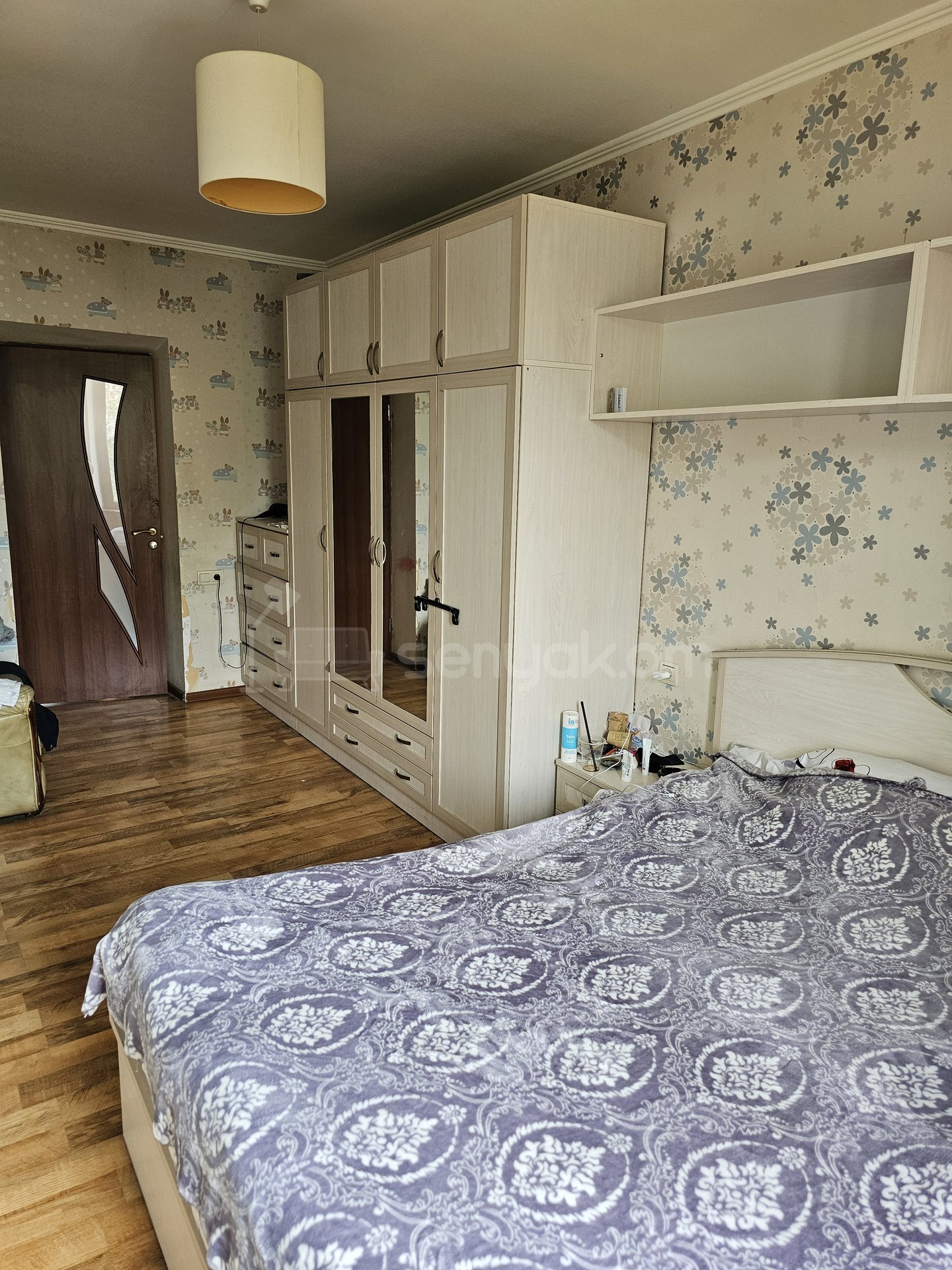 3 Սենյականոց Բնակարան Քարե Շենքում, 83քմ, 5/5 հարկ, Կապիտալ Վերանորոգված