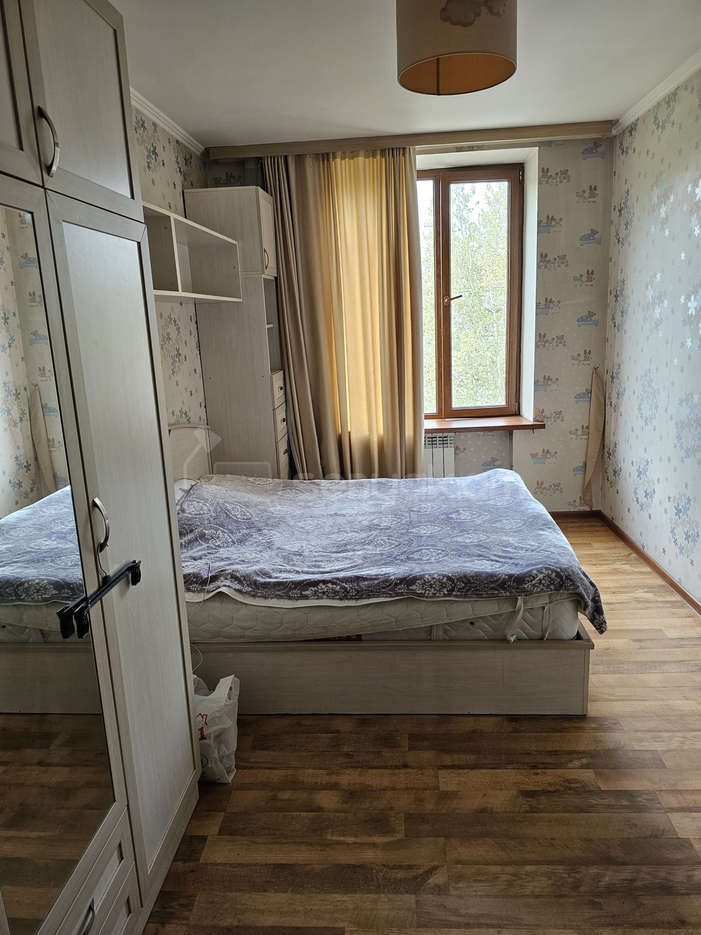 3 Սենյականոց Բնակարան Քարե Շենքում, 83քմ, 5/5 հարկ, Կապիտալ Վերանորոգված