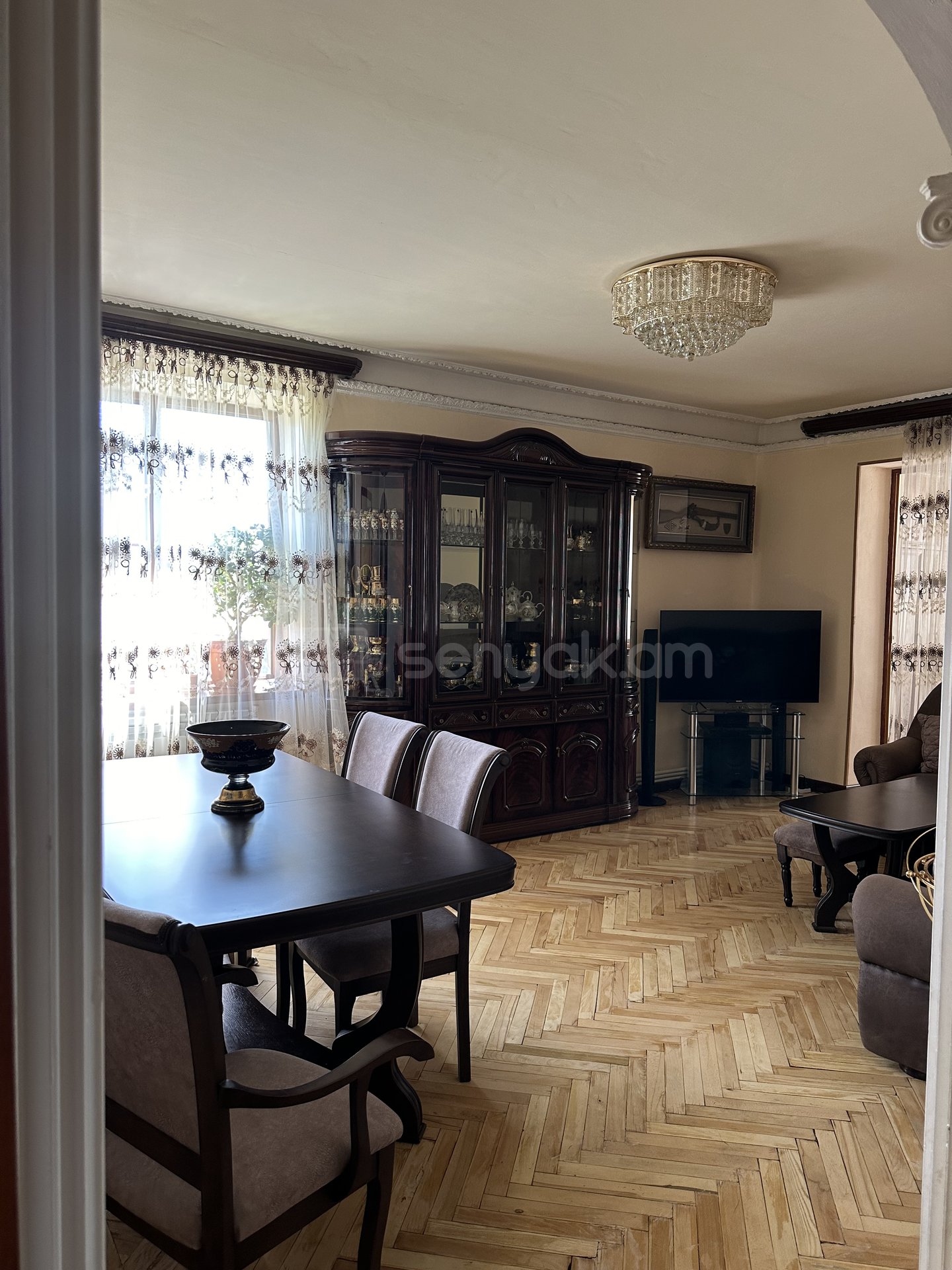 3 Սենյականոց Բնակարան Քարե Շենքում, 90քմ, 4/5 հարկ, Կապիտալ Վերանորոգված