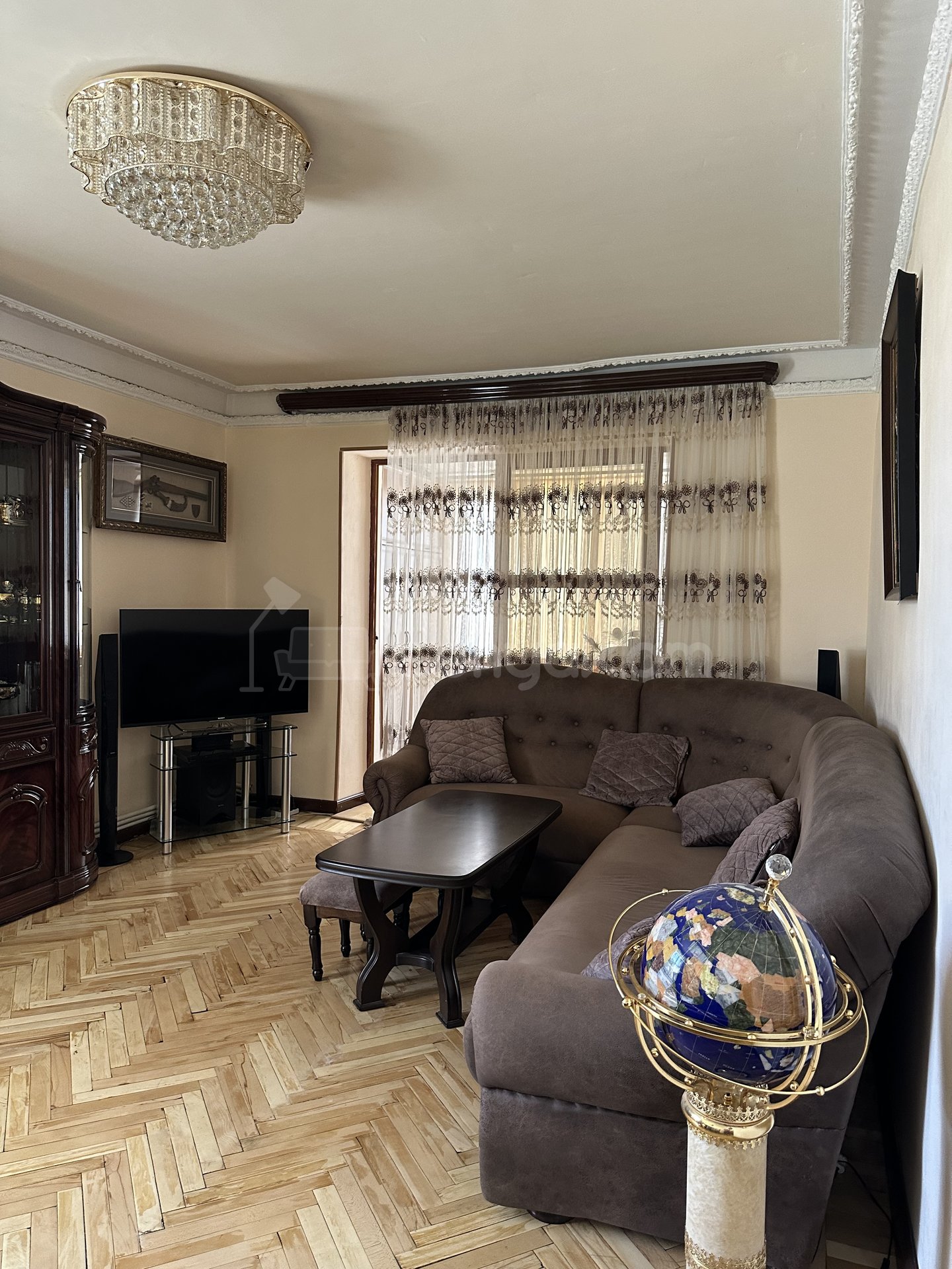 3 Սենյականոց Բնակարան Քարե Շենքում, 90քմ, 4/5 հարկ, Կապիտալ Վերանորոգված