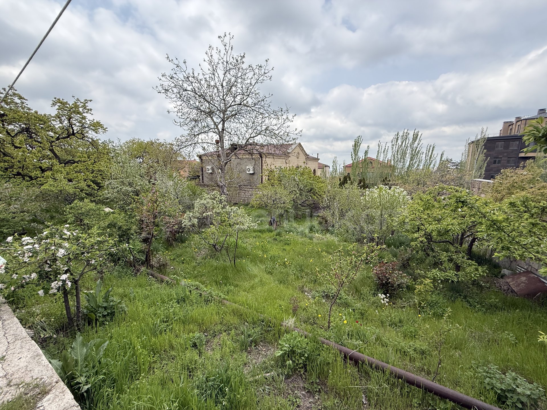 Բնակելի Նշանակության Հողատարածք, 1800քմ, Խմելու Ջրով, Էլեկտրականությամբ, Պարսպապատ