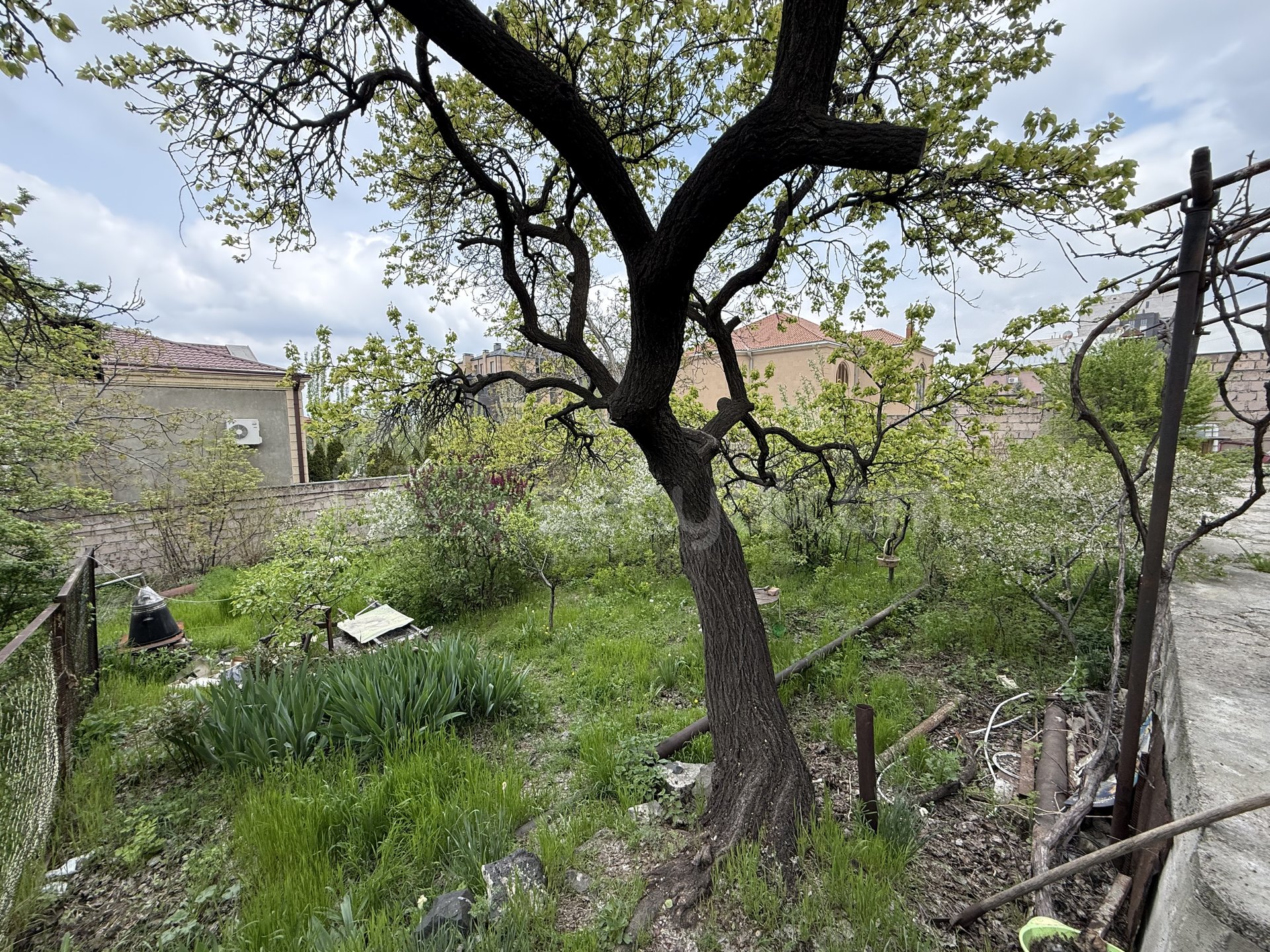 Բնակելի Նշանակության Հողատարածք, 1800քմ, Խմելու Ջրով, Էլեկտրականությամբ, Պարսպապատ