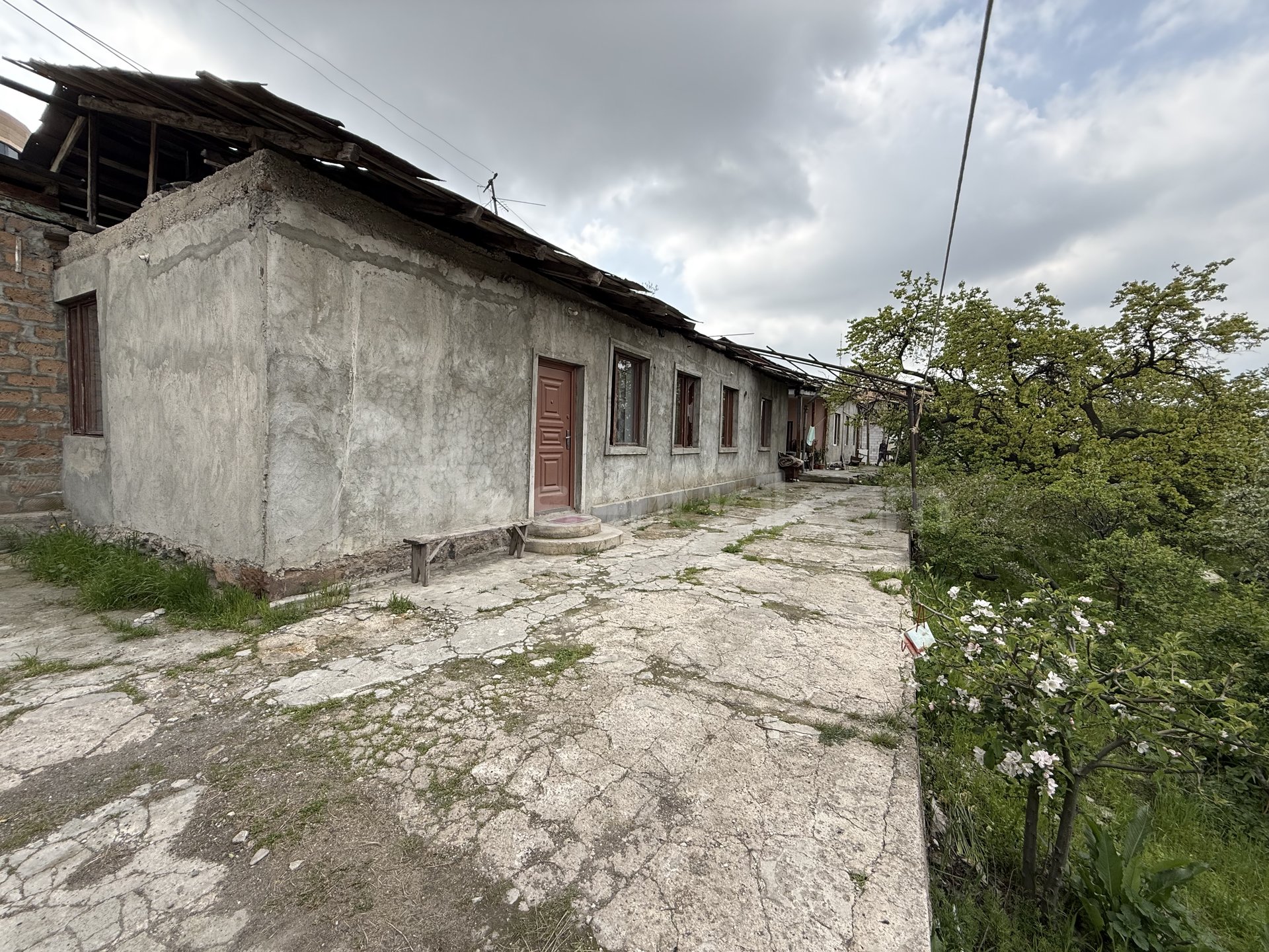 Բնակելի Նշանակության Հողատարածք, 1800քմ, Խմելու Ջրով, Էլեկտրականությամբ, Պարսպապատ