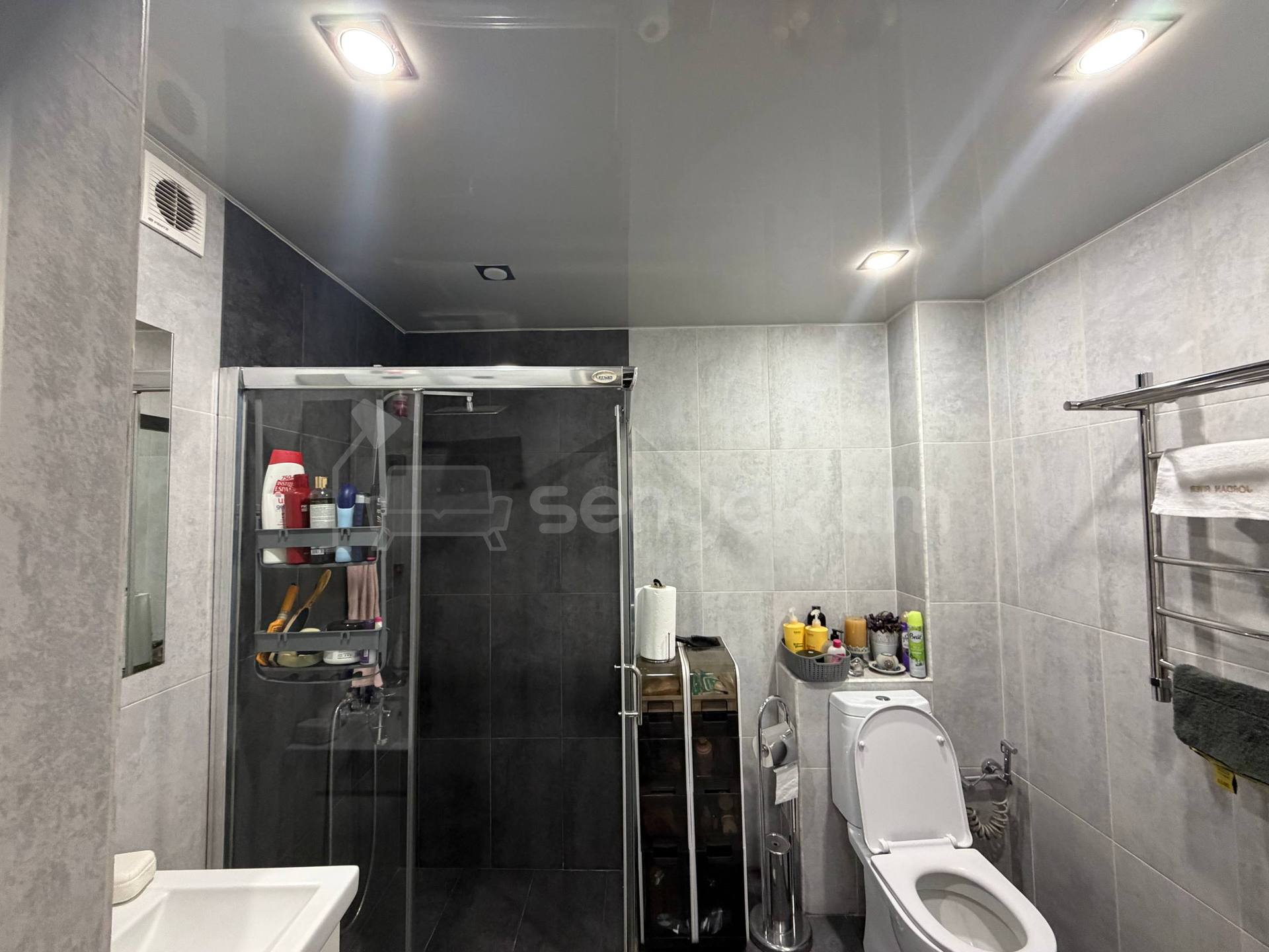 4 Սենյականոց Բնակարան Քարե Շենքում, 89քմ, 2/5 հարկ, Կապիտալ Վերանորոգված