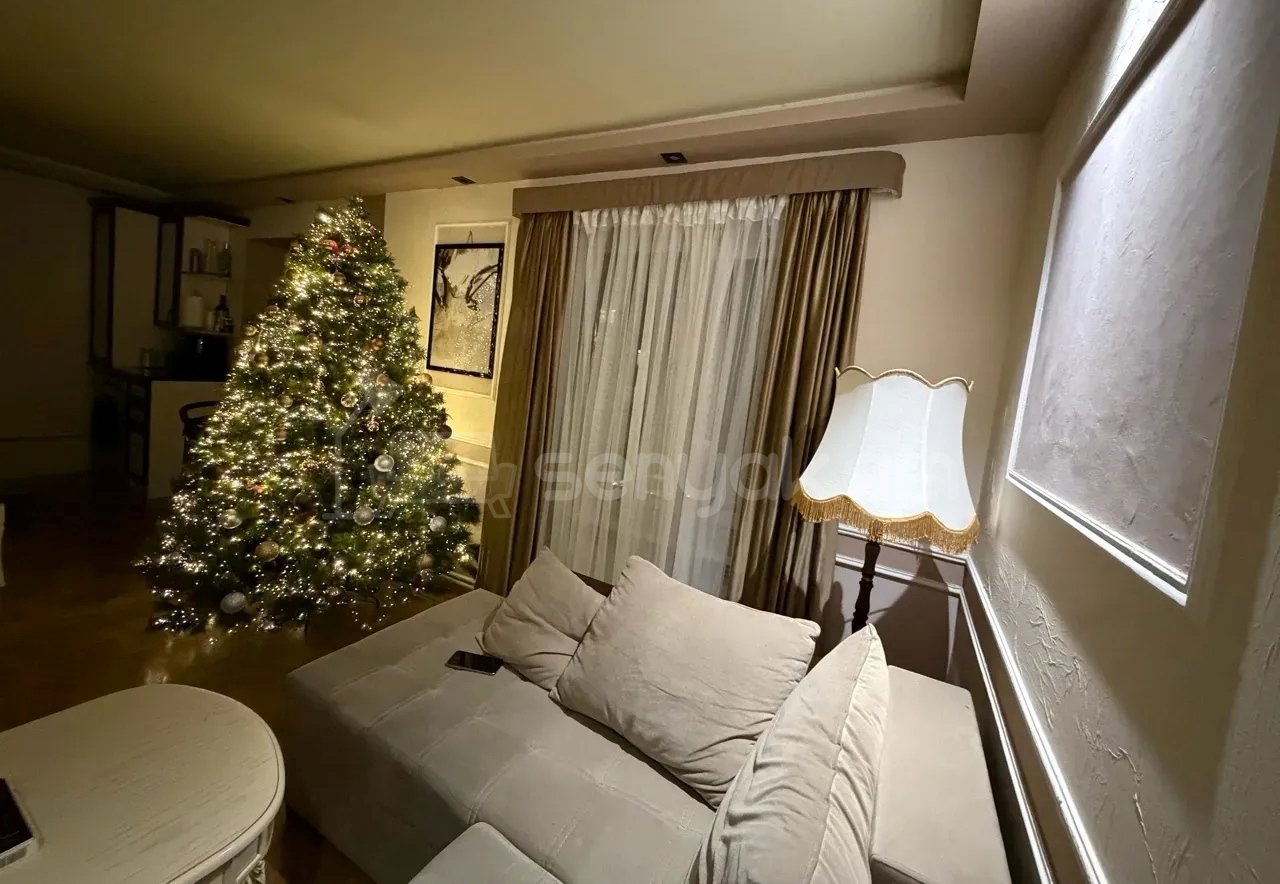 3 Սենյականոց Բնակարան Քարե Շենքում, 70քմ, 2/5 հարկ, Կապիտալ Վերանորոգված