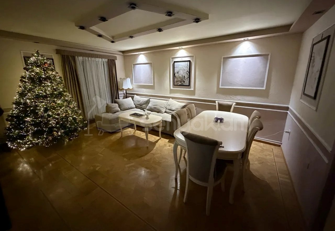 3 Սենյականոց Բնակարան Քարե Շենքում, 70քմ, 2/5 հարկ, Կապիտալ Վերանորոգված