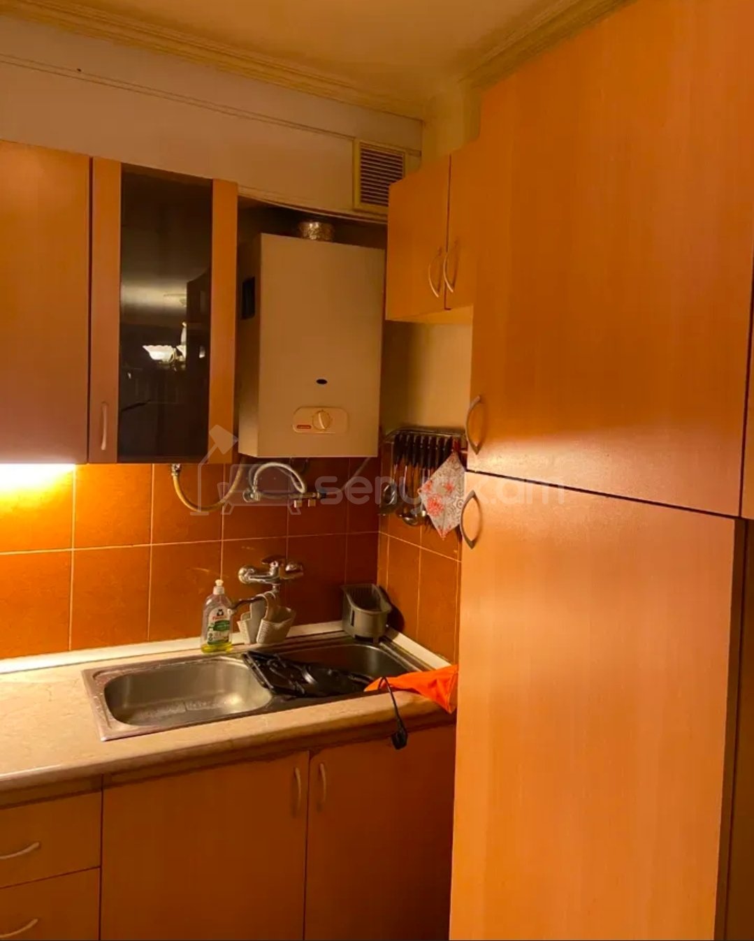 2 Սենյականոց Բնակարան Քարե Շենքում, 54քմ, 2/5 հարկ, Նորմալ Վիճակում, Կահավորված, Արևկող