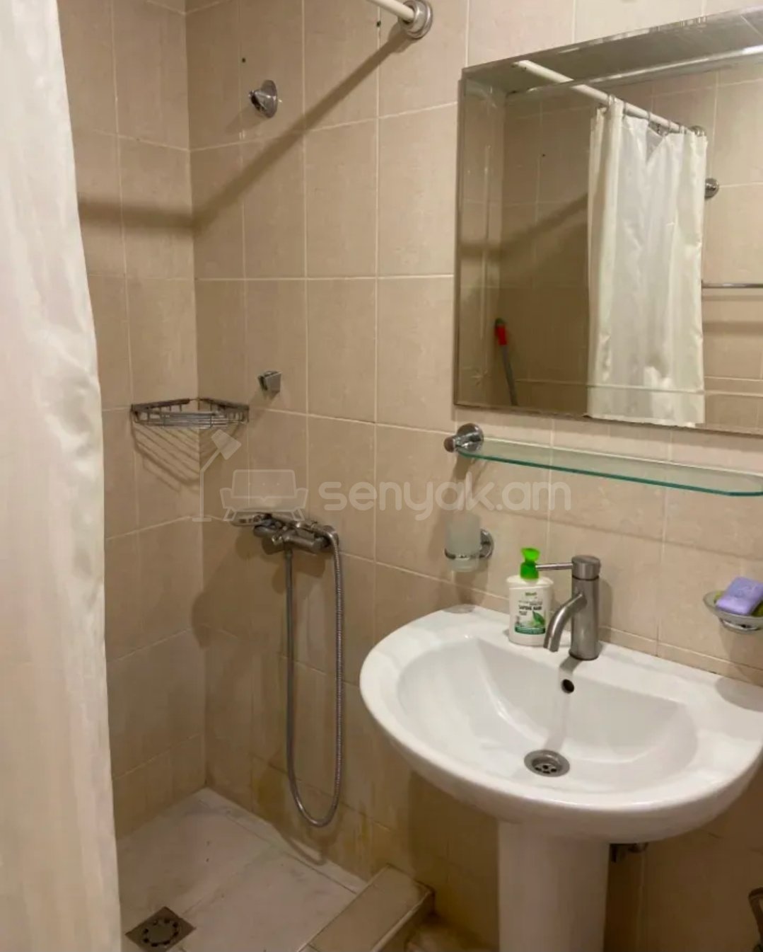 2 Սենյականոց Բնակարան Քարե Շենքում, 54քմ, 2/5 հարկ, Նորմալ Վիճակում, Կահավորված, Արևկող