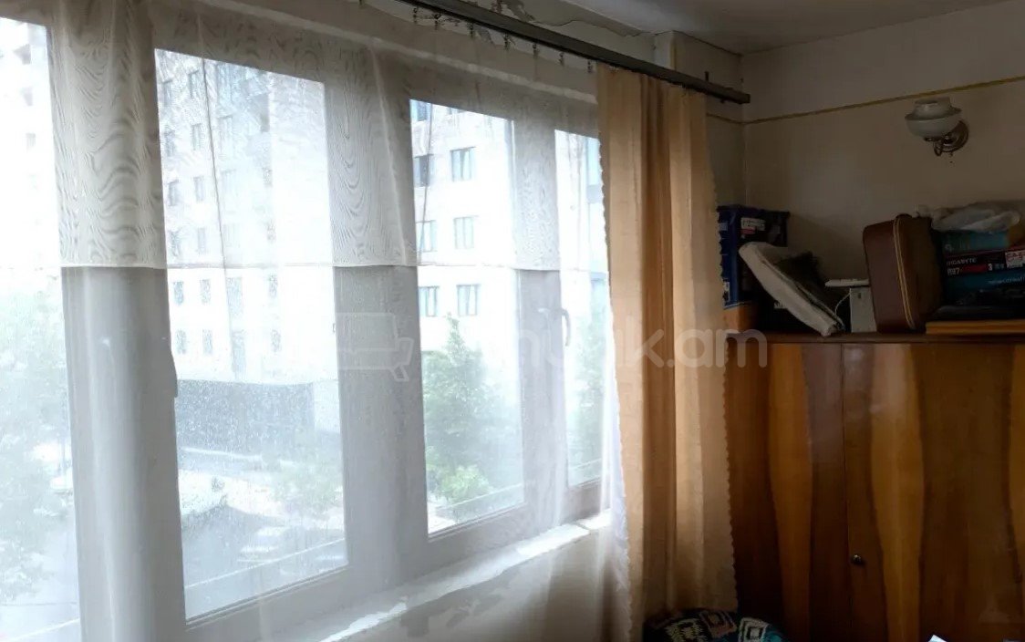 2 Սենյականոց Բնակարան Քարե Շենքում, 64քմ, 4/5 հարկ, Կոսմետիկ Վերանորոգված