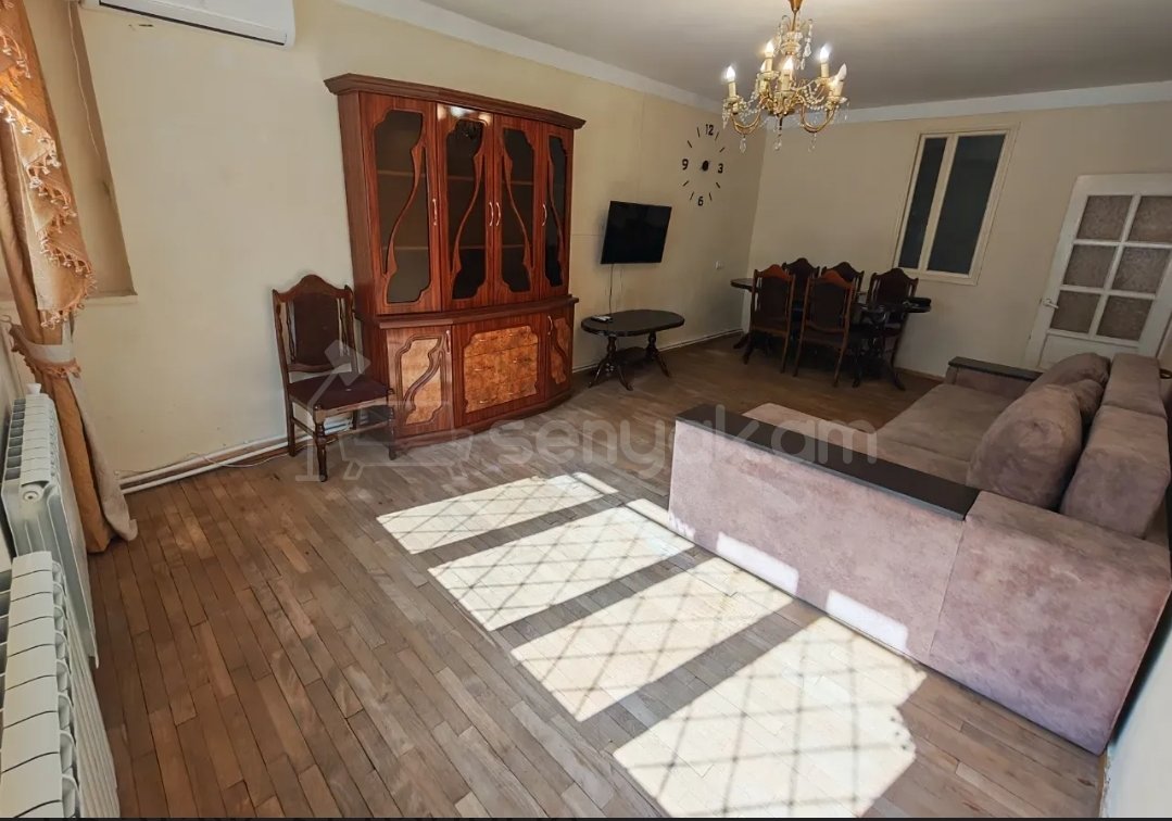 3 Սենյականոց Բնակարան Քարե Շենքում, 73քմ, 1/5 հարկ, Նորմալ Վիճակում, Կահավորված, Արևկող