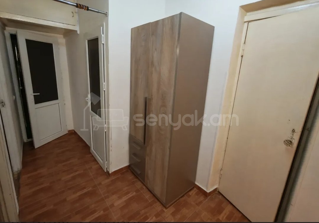 3 Սենյականոց Բնակարան Քարե Շենքում, 73քմ, 1/5 հարկ, Նորմալ Վիճակում, Կահավորված, Արևկող