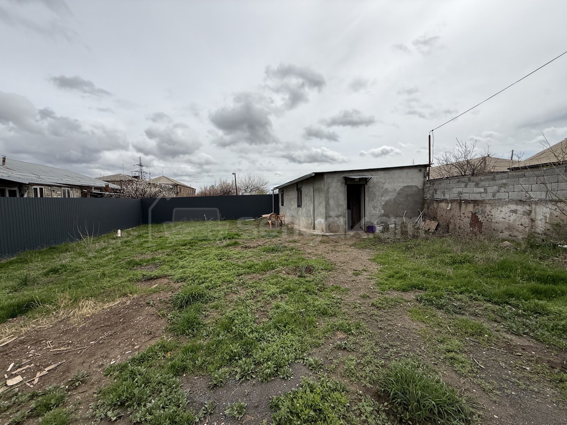 Բնակելի Նշանակության Հողատարածք, 400քմ, Խմելու Ջրով, Էլեկտրականությամբ, Ցանկապատված