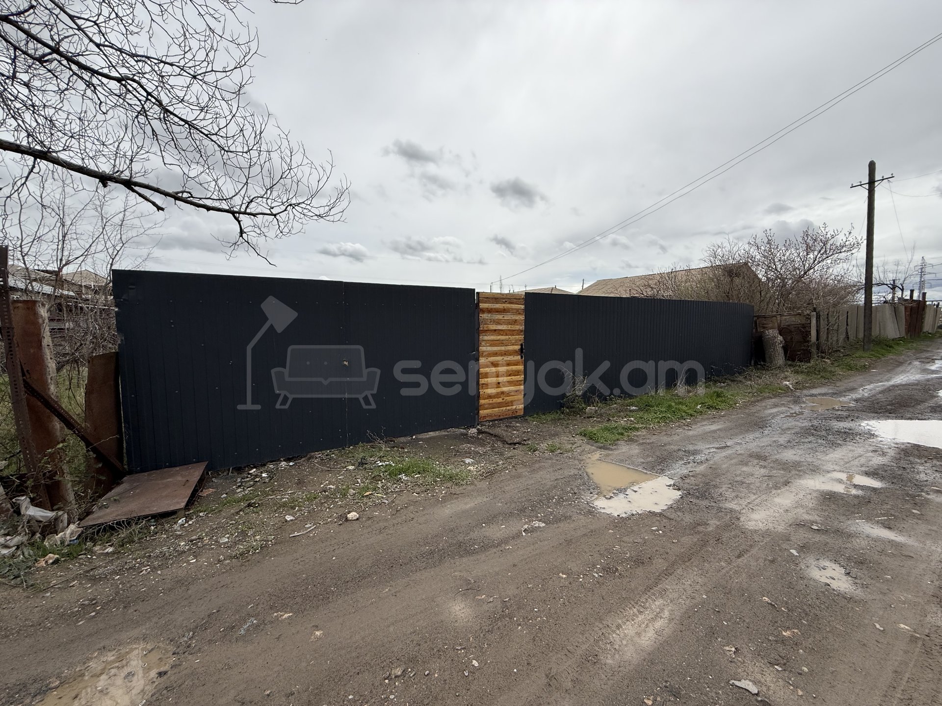 Բնակելի Նշանակության Հողատարածք, 400քմ, Խմելու Ջրով, Էլեկտրականությամբ, Ցանկապատված