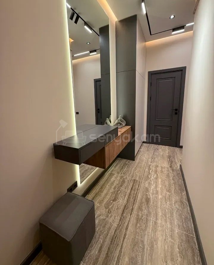 3 Սենյականոց Բնակարան Նորակառույցում, 80քմ, 9/16 հարկ, Դիզայներական Վերանորոգված, Կահավորված, Արևկող