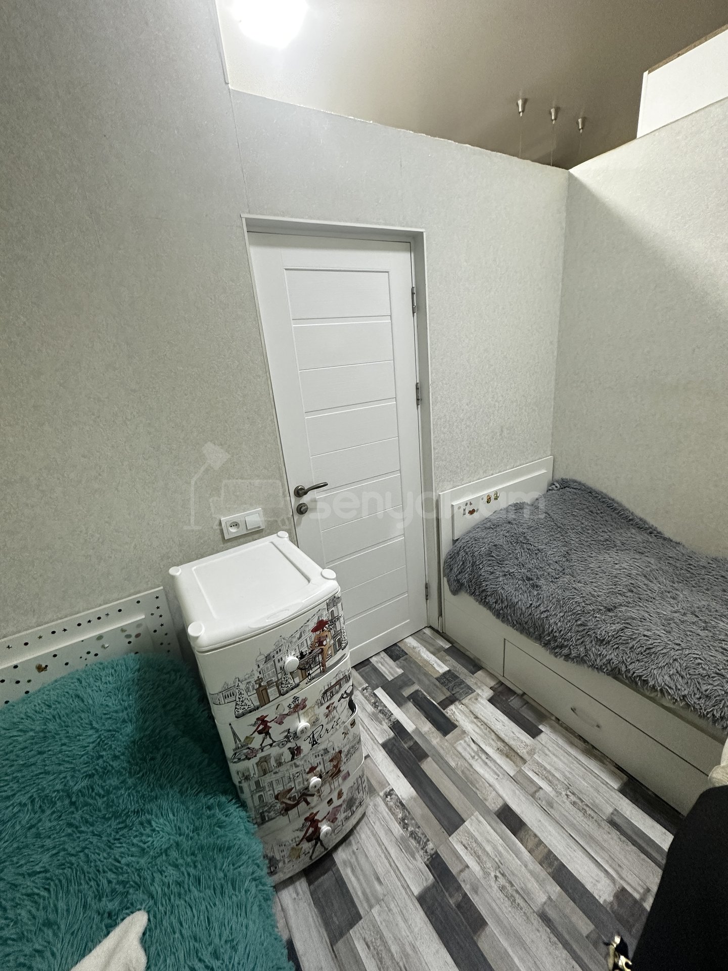 1 Սենյականոց Բնակարան Քարե Շենքում, 26քմ, 1/5 հարկ, Դիզայներական Վերանորոգված