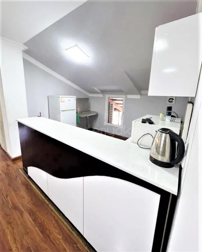 5 Սենյականոց Բնակարան Քարե Շենքում, 220քմ, 3/3 հարկ, Կապիտալ Վերանորոգված, Կահավորված, Արևկող