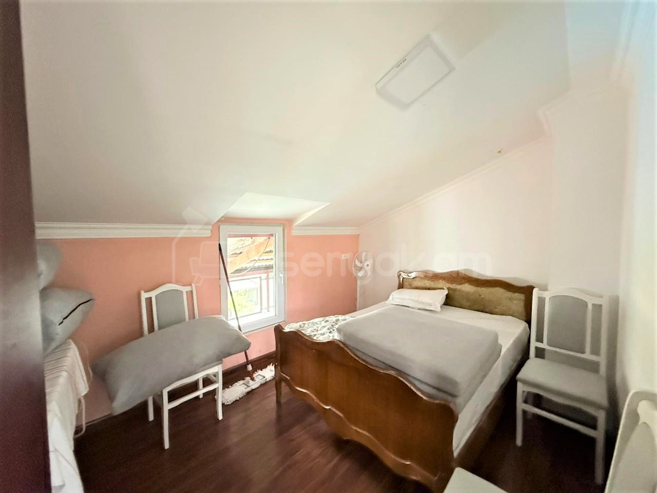 5 Սենյականոց Բնակարան Քարե Շենքում, 220քմ, 3/3 հարկ, Կապիտալ Վերանորոգված, Կահավորված, Արևկող