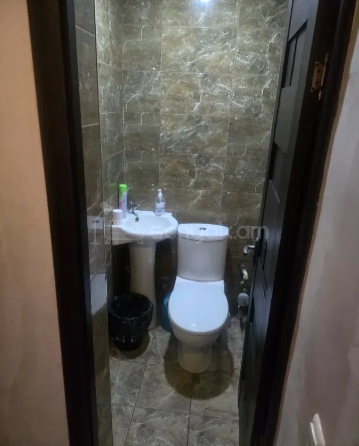 3 Սենյականոց Բնակարան Քարե Շենքում, 68քմ, 8/9 հարկ, Կապիտալ Վերանորոգված, Կահավորված