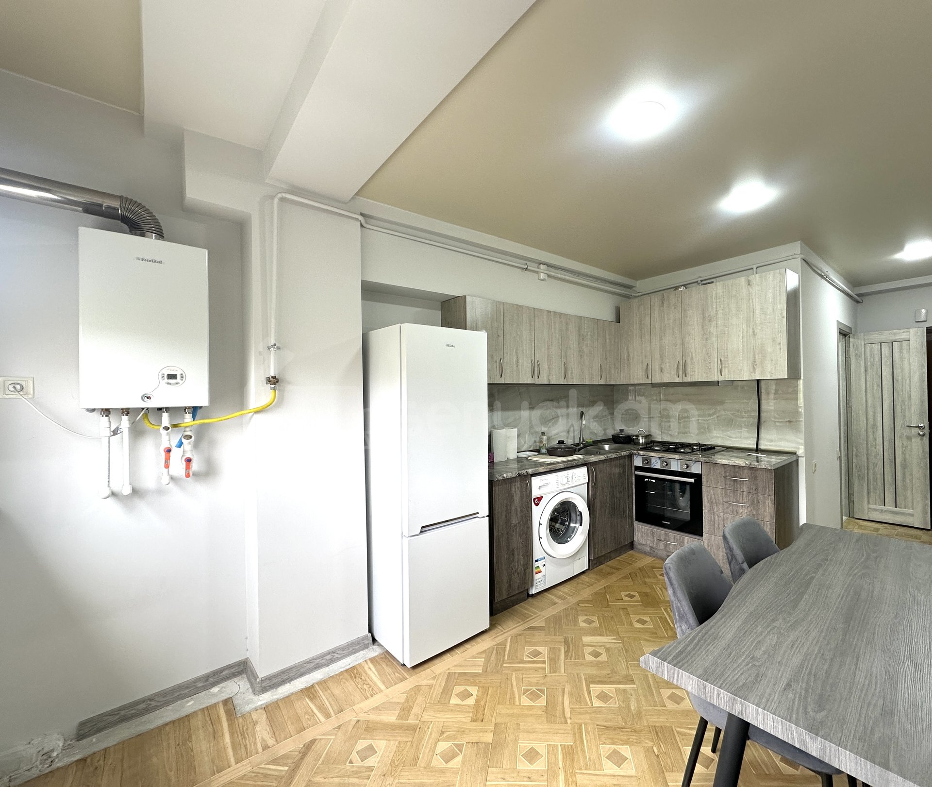 1 Սենյականոց Բնակարան, 40քմ, 3/9 հարկ, Կապիտալ Վերանորոգված