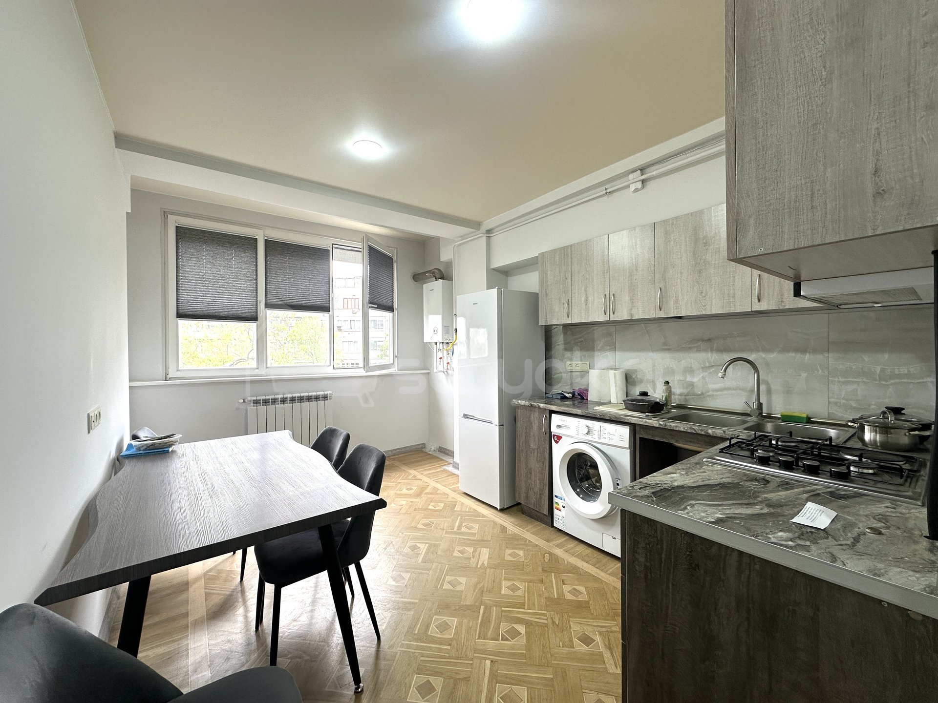 1 Սենյականոց Բնակարան, 40քմ, 3/9 հարկ, Կապիտալ Վերանորոգված