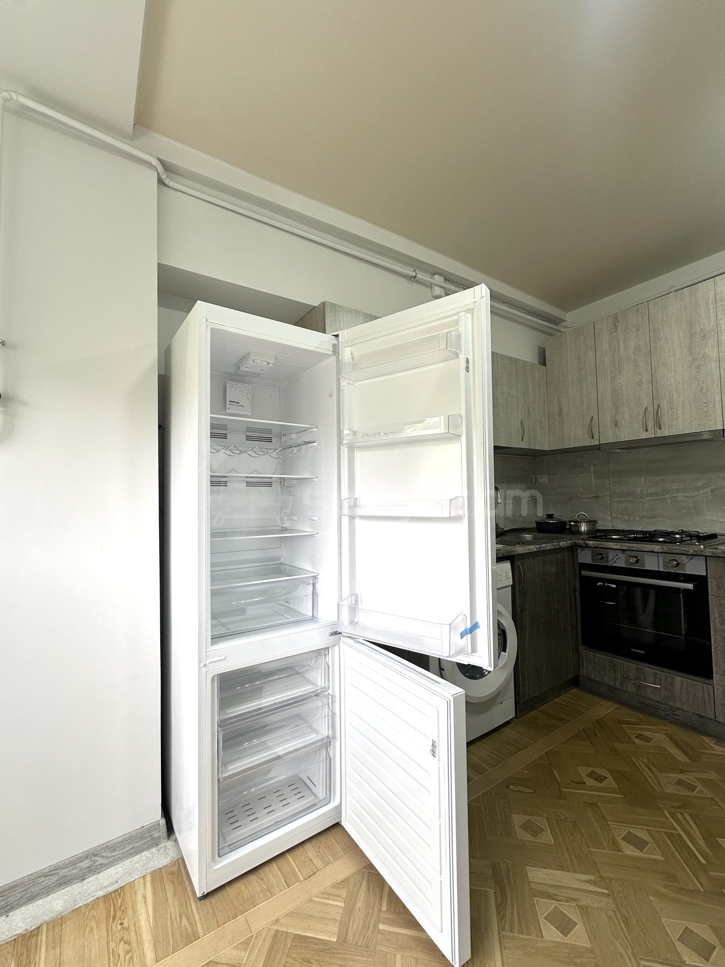 1 Սենյականոց Բնակարան, 40քմ, 3/9 հարկ, Կապիտալ Վերանորոգված