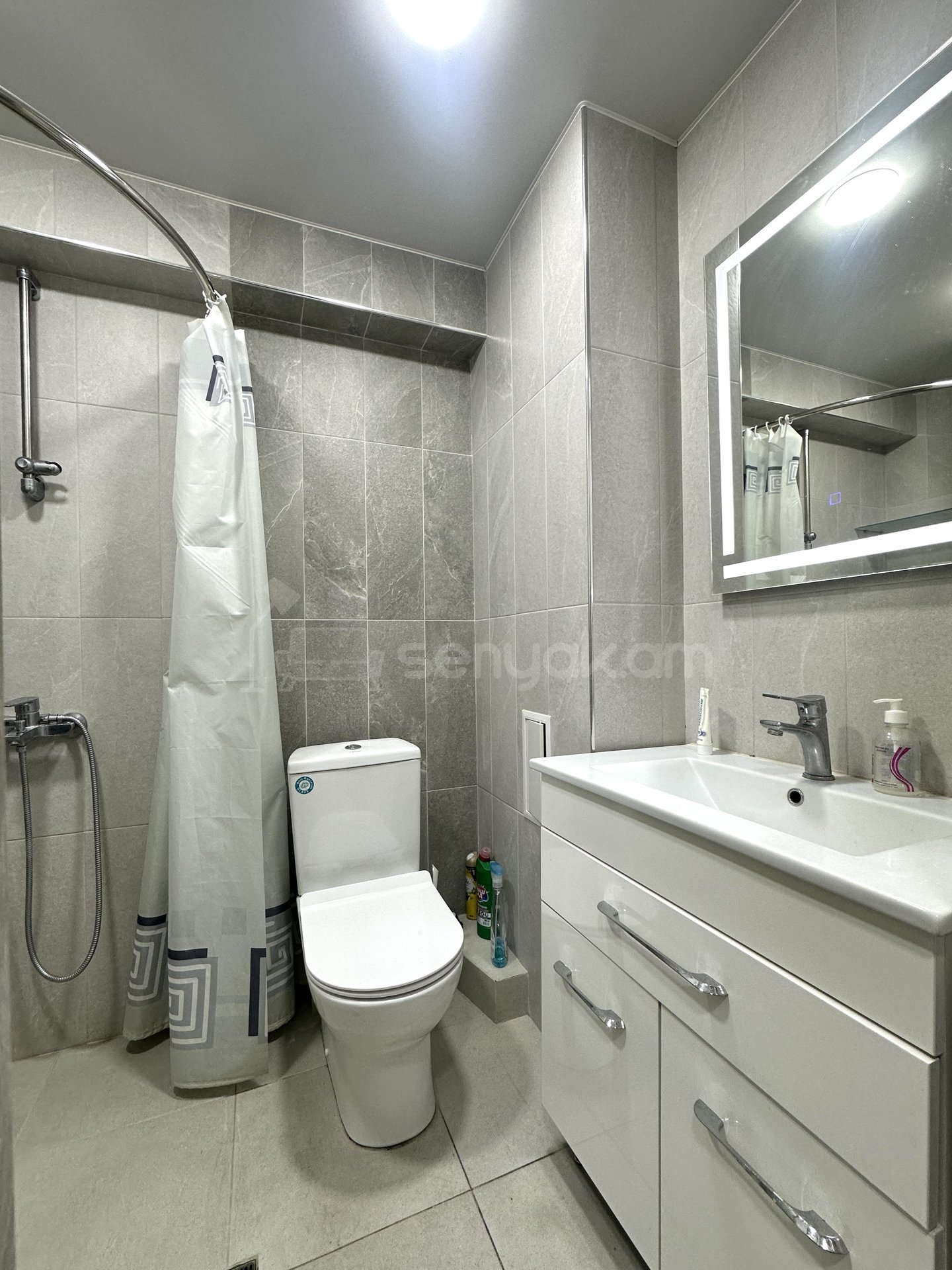 1 Սենյականոց Բնակարան, 40քմ, 3/9 հարկ, Կապիտալ Վերանորոգված