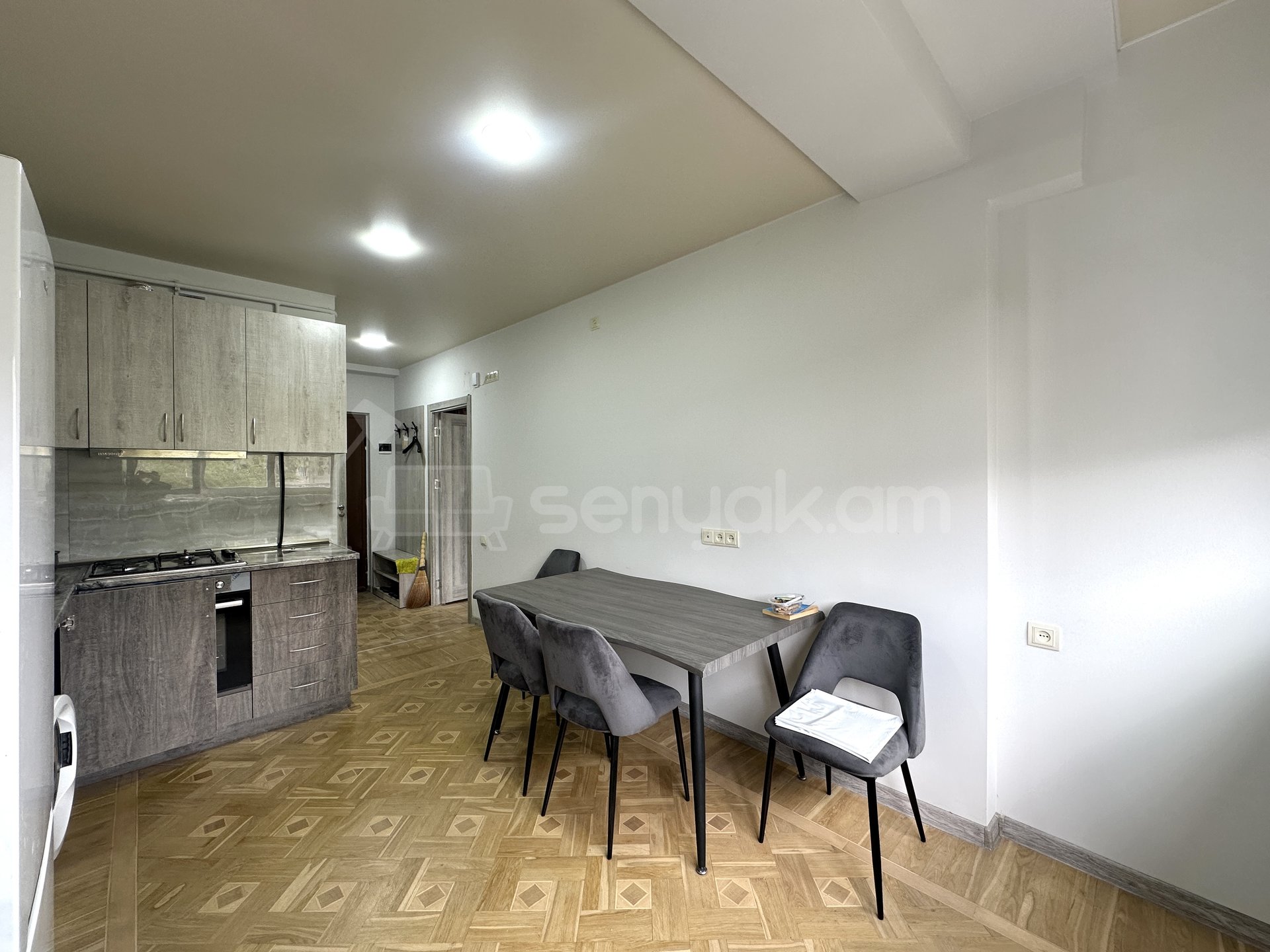 1 Սենյականոց Բնակարան, 40քմ, 3/9 հարկ, Կապիտալ Վերանորոգված