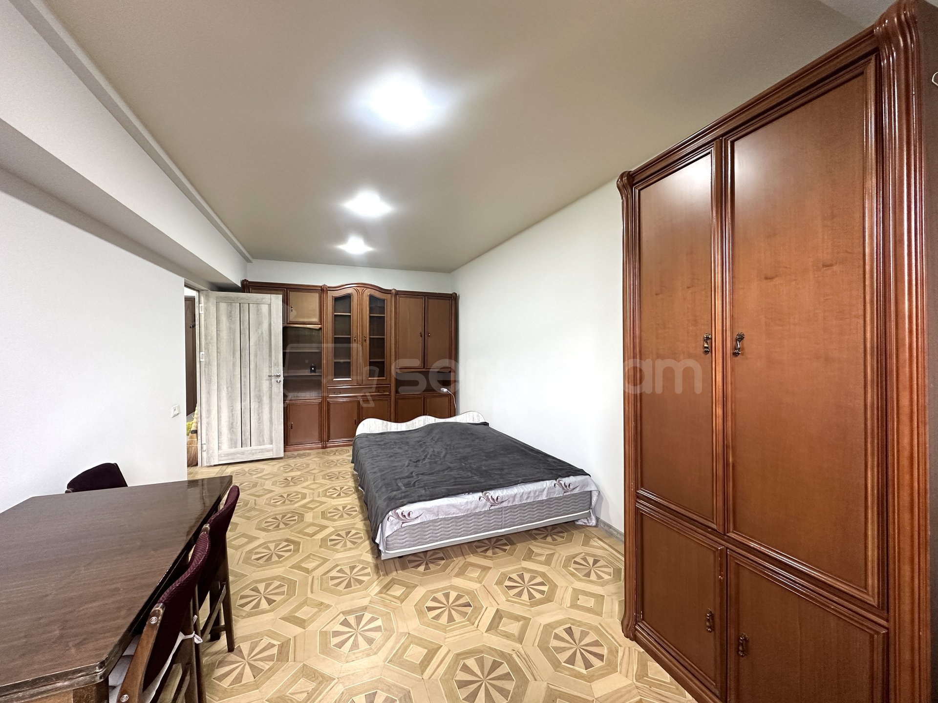 1 Սենյականոց Բնակարան, 40քմ, 3/9 հարկ, Կապիտալ Վերանորոգված